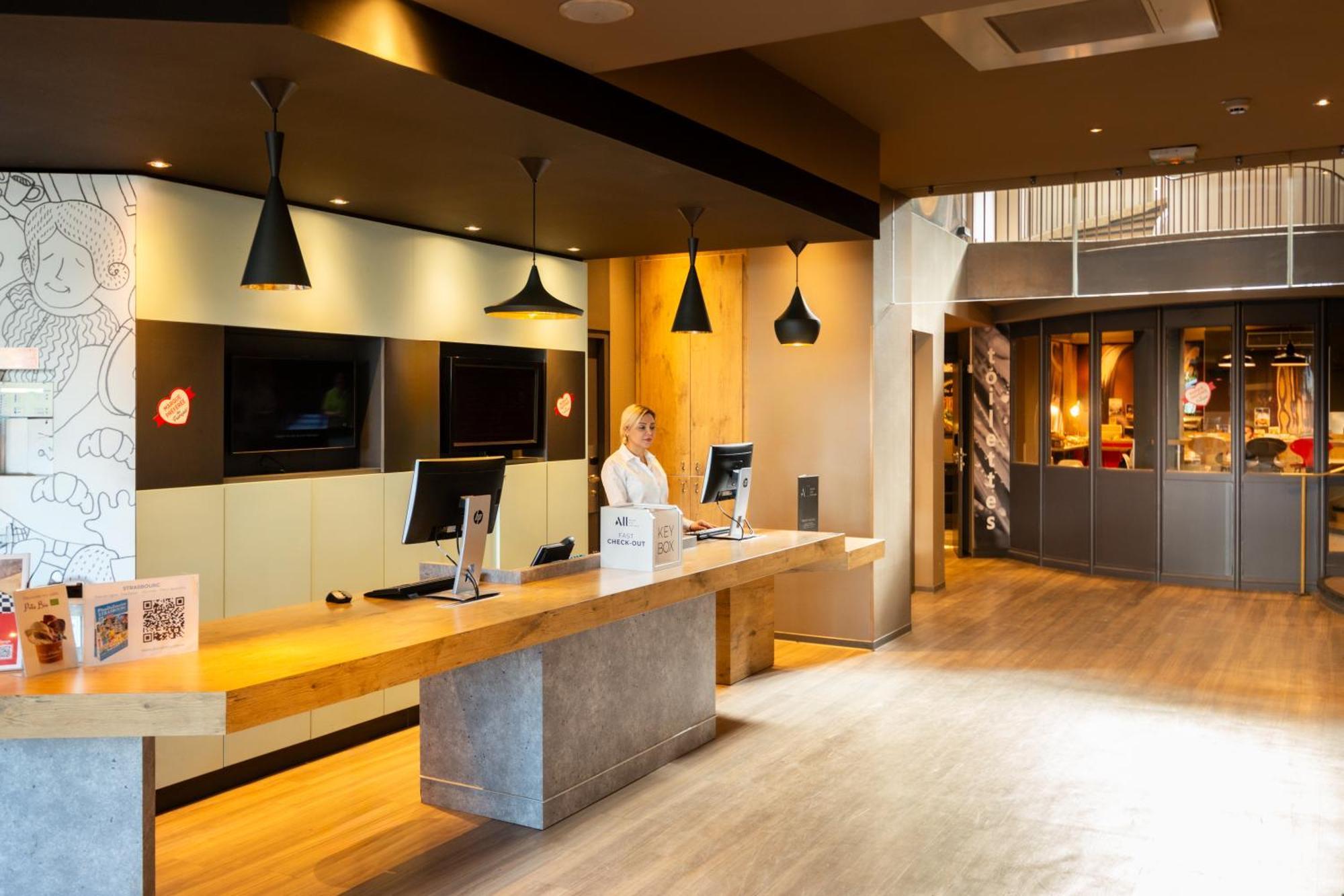 Ibis Strasbourg Centre Gare Hotel Exterior photo