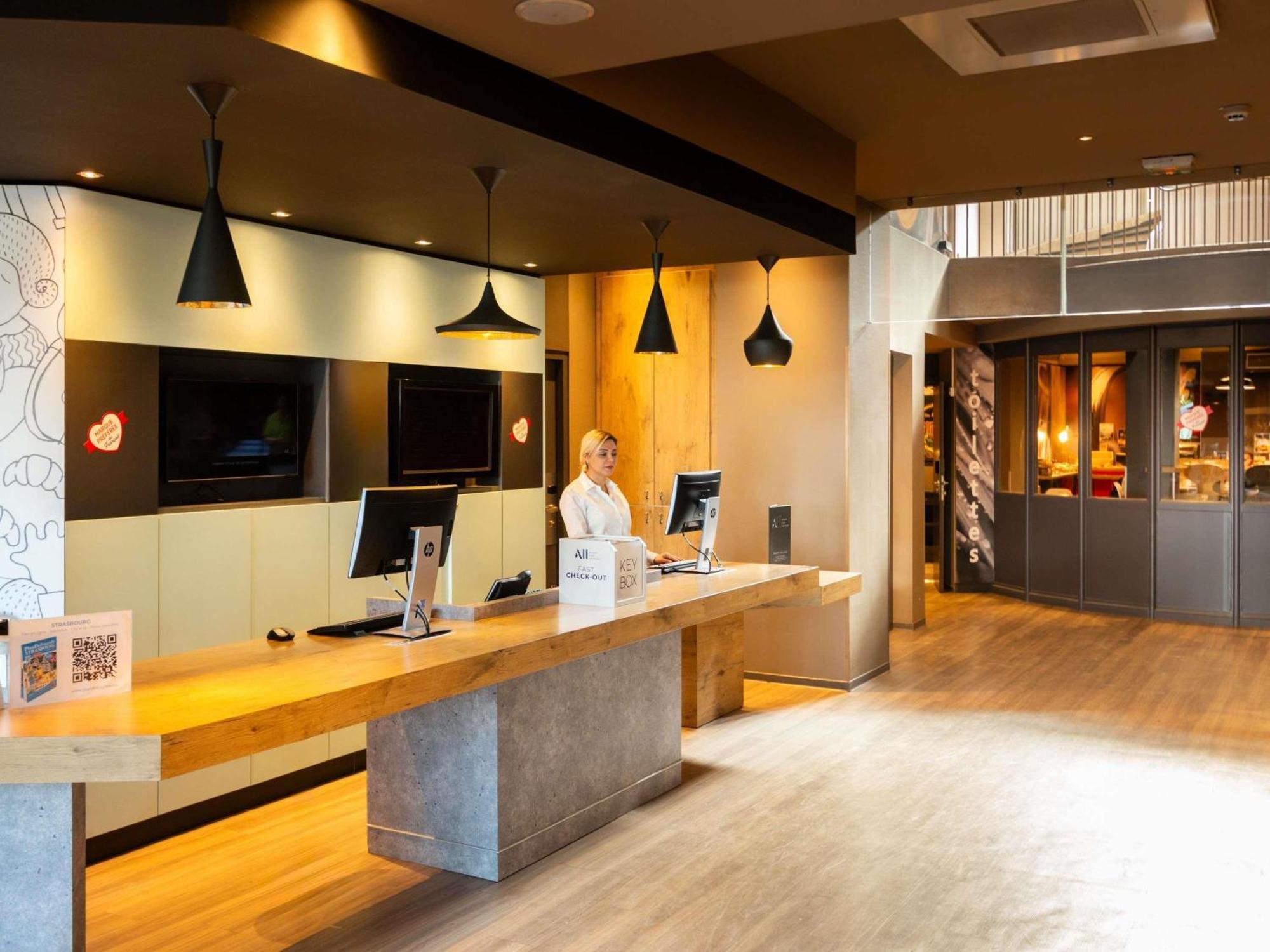 Ibis Strasbourg Centre Gare Hotel Exterior photo